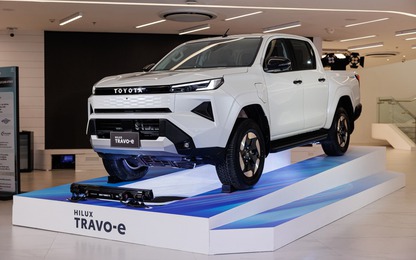 Ảnh thực tế Toyota Hilux 2026 bản thuần điện