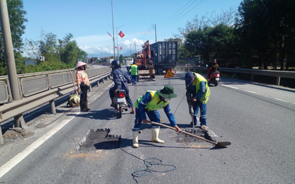 Khẩn trương sửa chữa QL1 đoạn qua TP Huế