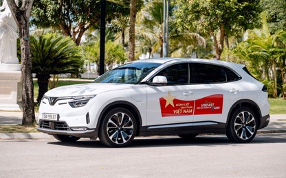 Khách hàng Việt mạnh tay chốt VinFast VF 8: Mạnh mẽ, công nghệ đỉnh, giá siêu hấp dẫn với loạt ưu đãi khủng