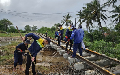 Ngừng chạy 9 đoàn tàu khách qua Nam Trung Bộ
