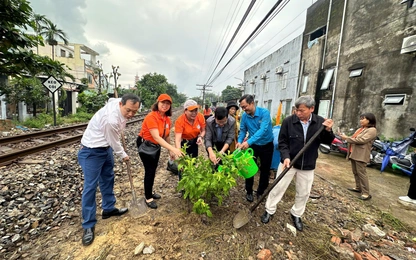 Đà Nẵng nhân rộng mô hình "Đường tàu - Đường hoa" tạo cảnh quan xanh đường sắt