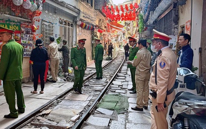 Hà Nội mạnh tay dẹp “đường tàu cà phê”, yêu cầu 30 hộ kinh doanh cam kết không tái lấn chiếm