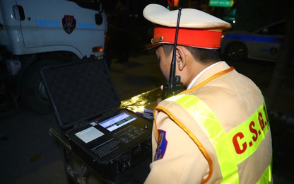 CSGT Hà Nội mở đợt cao điểm trong đêm, xử lý hàng loạt xe tải vi phạm