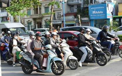 Phản ứng người dân khi Hà Nội cấm xe xăng dầu theo khung giờ