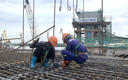 Video: Khí thế thợ cầu Thăng Long trên đại công trường cầu Nguyễn Trãi