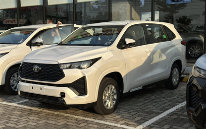Toyota Innova Cross bản giá rẻ về đại lý, phân khúc MPV 7 chỗ nóng bỏng cuối năm
