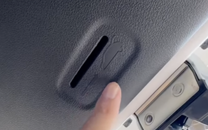 Cách mở cốp ô tô từ bên trong để thoát hiểm an toàn