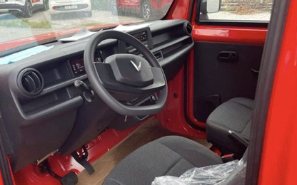 Lần đầu VinFast EC VAN lộ diện ngoài đời thực