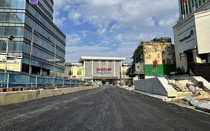 Thu gọn diện tích rào chắn tại các vị trí đang thi công tuyến metro Nhổn - ga Hà Nội