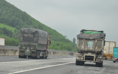 Xe chở cát "cao như núi" rầm rập trên cao tốc Đà Nẵng-Quảng Ngãi: Cục trưởng Cục CSGT nói gì?