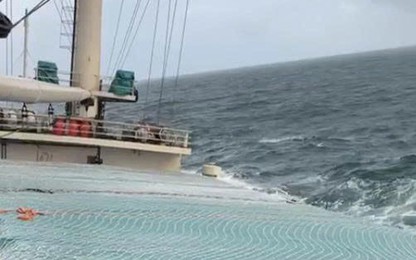 Cứu thành công các thuyền viên Việt Nam trên tàu nước ngoài bị sự cố trên vùng biển Malaysia