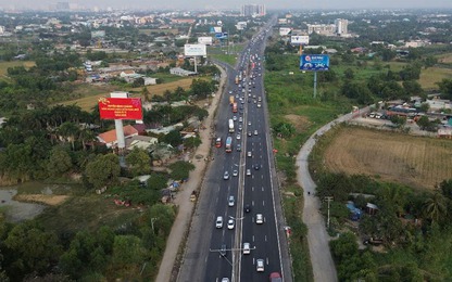 Video dòng người đổ về TP. HCM sau kỳ nghỉ Tết