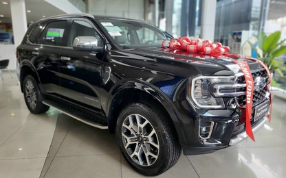 Giá xe Ford Everest lăn bánh tháng 2/2025: Giảm mạnh dù bán chạy nhất phân khúc