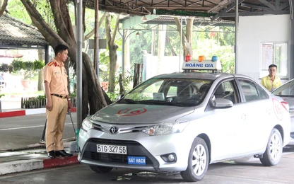 Cảnh sát giao thông TP.HCM tổ chức thi sát hạch, cấp giấy phép lái xe cho người dân