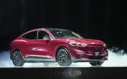 Xe điện Ford Mustang Mach-E vừa ra mắt Việt Nam, sạc thế nào?