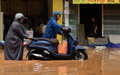 Lâm Đồng: Mưa lớn gây ngập cục bộ nhiều tuyến đường tại phường Xuân Hương - Đà Lạt