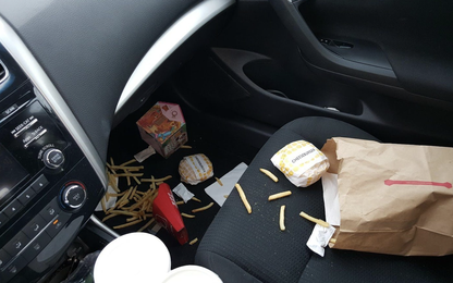 Những thói quen gây hại cho nội thất ô tô