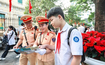 CSGT Hà Nội đảm bảo ATGT ngày khai giảng năm học mới