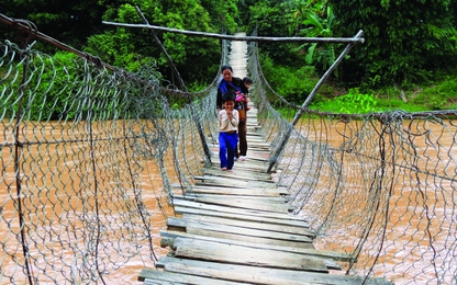Kon Tum: Mong lắm những cây cầu dân sinh trong mùa mưa lũ