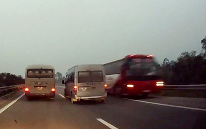 Yêu cầu xử lý nghiêm xe chạy ngược chiều trên cao tốc Nội Bài-Lào Cai