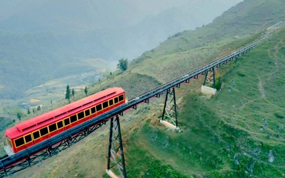 Tuyến tàu hỏa leo núi dài nhất Việt Nam chính thức hoạt động từ 31/3