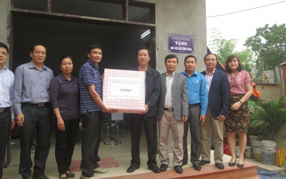 Công đoàn GTVT Việt Nam trao tặng nhà cho công nhân