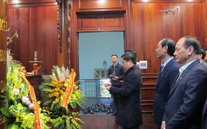 Bộ GTVT dâng hương Chủ tịch Hồ Chí Minh nhân ngày thành lập Đảng