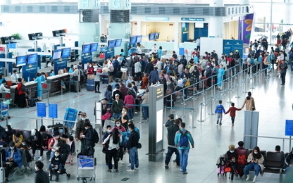 Dừng lấy mẫu xét nghiệm khách đến từ vùng dịch tại sân bay Nội Bài