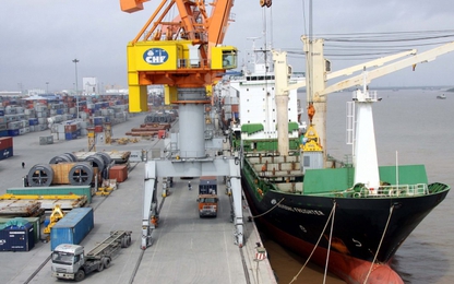 Khối lượng hàng hóa thông qua cảng biển giảm trong tháng 5