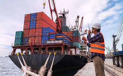 Khối lượng hàng hóa thông qua cảng biển tiếp tục tăng trưởng dương