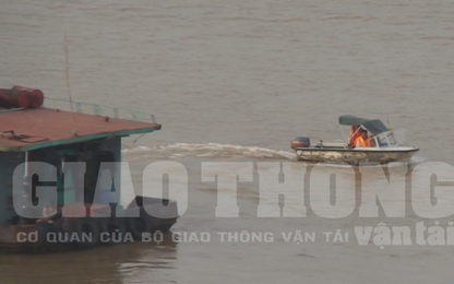 Vụ xả thải xuống sông Hồng: Đình chỉ Tổ Cảnh sát giao thông đường thủy