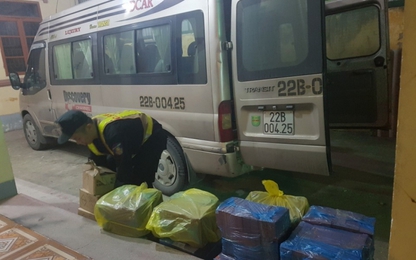 CSGT Bắc Giang bắt giữ xe chở 600 lọ nước hoa lậu