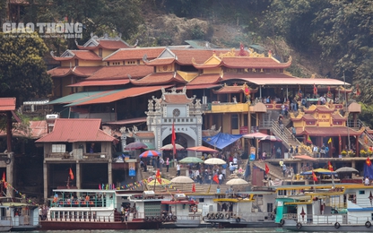 Sông Đà mùa Lễ hội: Mỗi hành khách là tuyên truyền viên ATGT