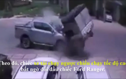 Thái Nguyên: Xe tải “quay tròn” sau khi đâm nát đầu xe bán tải