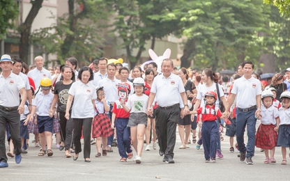 Hàng nghìn người tuần hành vận động toàn dân đội MBH cho trẻ em