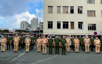 Tăng cường lực lượng cảnh sát vào TP Hồ Chí Minh phòng, chống Covid-19