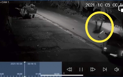 [Video] Xót xa cảnh chiến sĩ CSCĐ bị "xe điên" hất văng