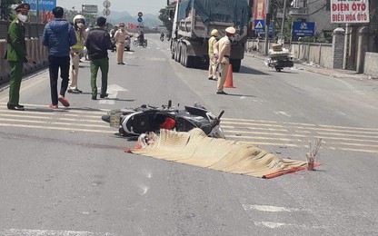 Ninh Bình: Xe tải va chạm với xe máy, 1 người tử vong