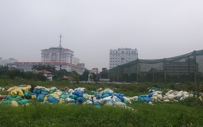 Ảnh: Đường nghìn tỷ thi công “rùa bò” thành bãi rác khổng lồ