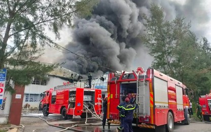 Cháy dữ dội tại công ty may có 700 công nhân ở Quảng Nam