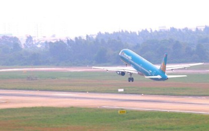 Máy bay của Vietnam Airlines hạ cánh khẩn cấp khi đang chở 111 hành khách