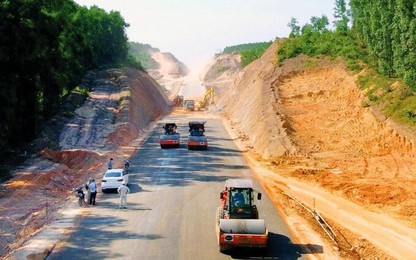 Cắt chuyển khối lượng của nhà thầu yếu thi công cao tốc Cam Lộ-La Sơn