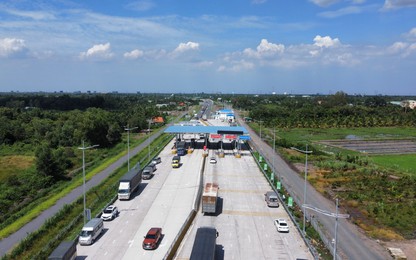 Nhiều xe chưa dán thẻ vẫn đi vào cao tốc Trung Lương-Mỹ Thuận