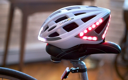 Lumos - mũ bảo hiểm cho người đi xe đạp tích hợp đèn xi nhan