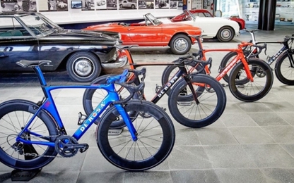 De Rosa SK Pininfarina - mẫu xe đạp carbon, nặng 6,7 kg, giá 6.750$