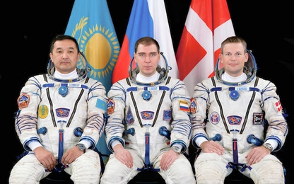[Video] Tàu vũ trụ Soyuz đang cập bến trạm không gian quốc tế ISS