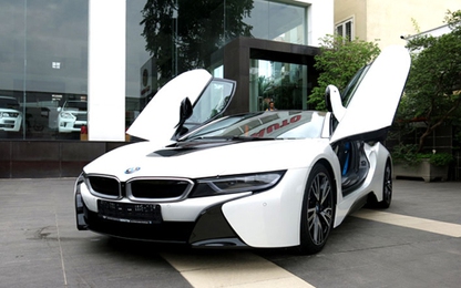 BMW i8 trắng đầu tiên xuất hiện ở Hà Nội