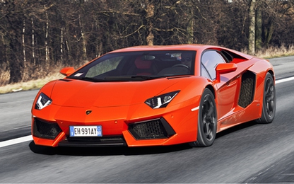 Vì sao siêu xe Lamborghini không dùng số sàn?