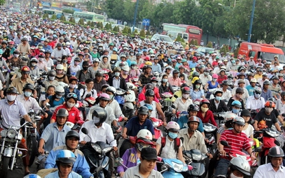 Chính phủ đồng ý tạm dừng thu phí sử dụng đường bộ với xe máy