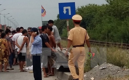 Quảng Bình: Tàu khách va chạm xe máy, 1 người tử vong tại chỗ